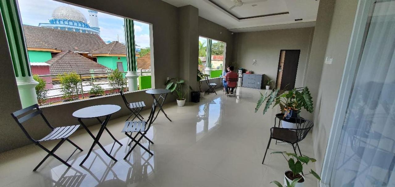 RedDoorz Plus near Siloam Hospital Balikpapan Zewnętrze zdjęcie